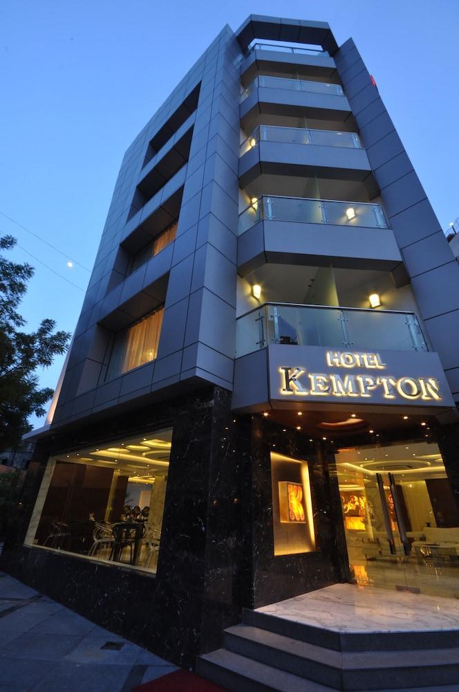 Kempton Hotel Kolkata Exterior photo