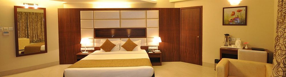 Kempton Hotel Kolkata Exterior photo