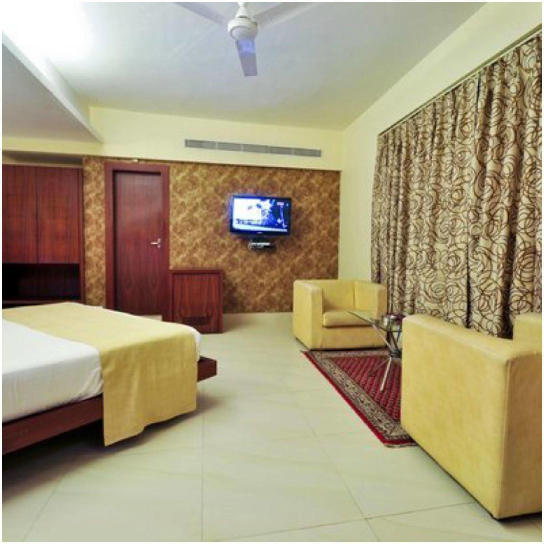 Kempton Hotel Kolkata Exterior photo