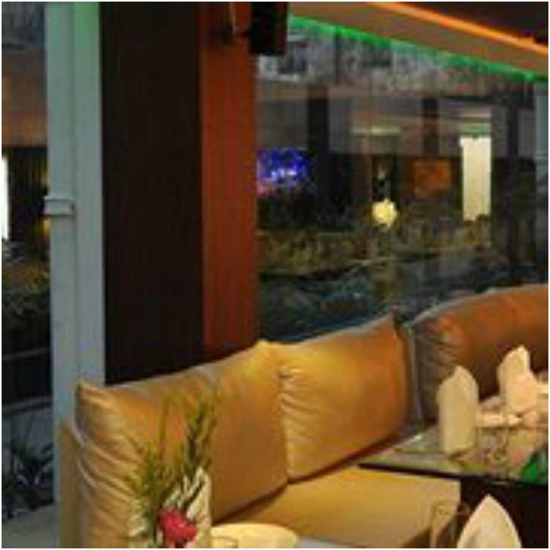 Kempton Hotel Kolkata Exterior photo