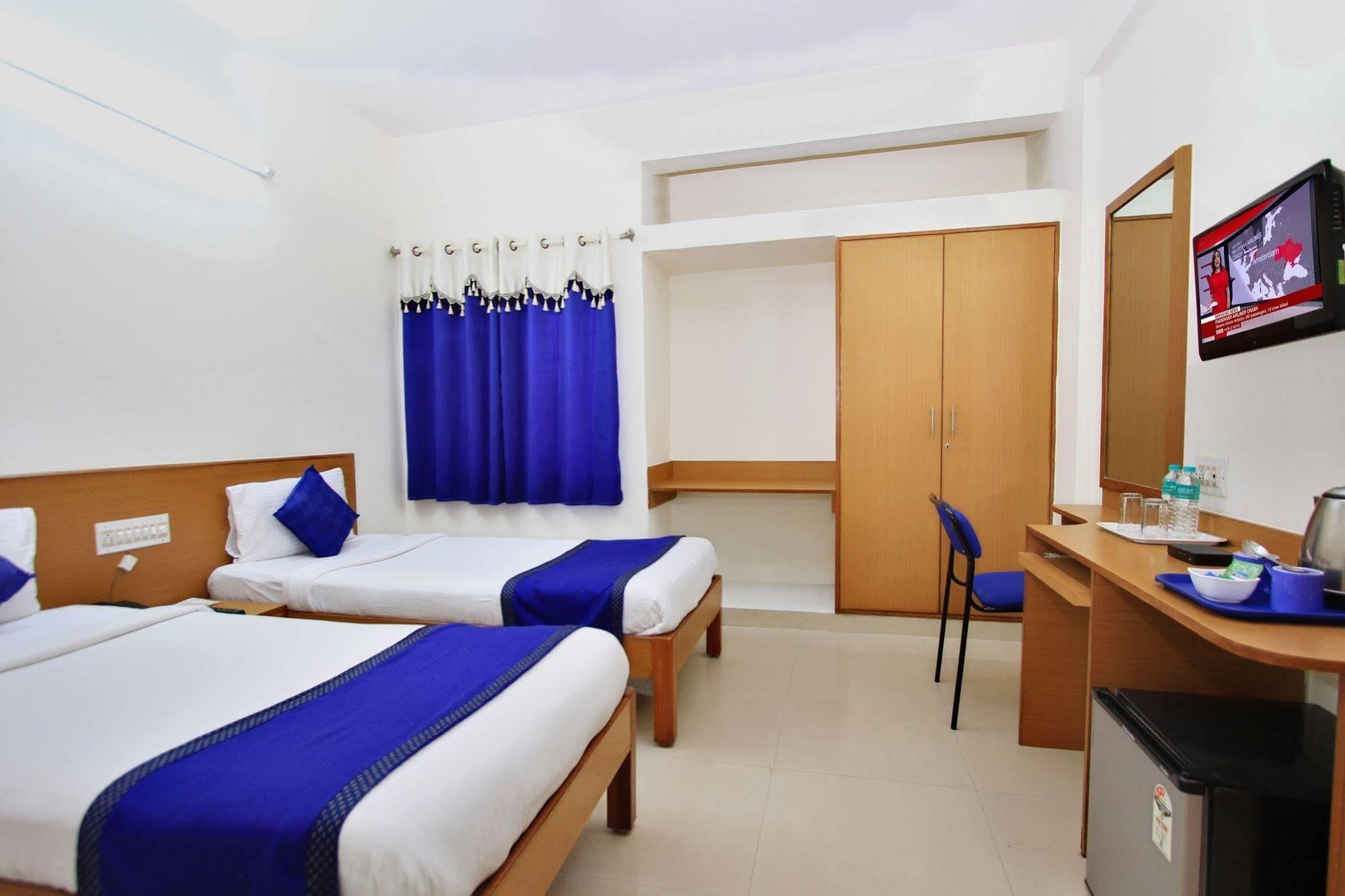 Kempton Hotel Kolkata Exterior photo